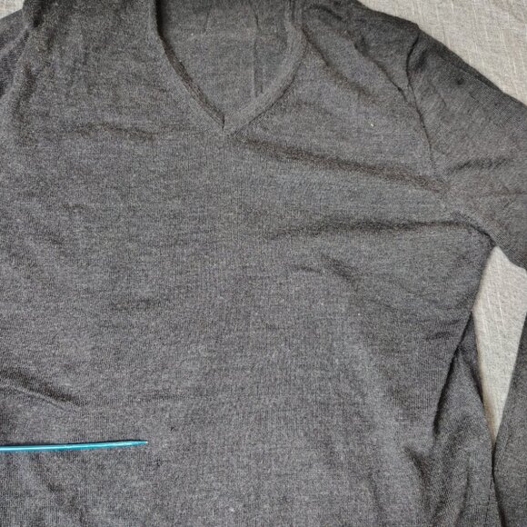 Calvin Klein Sweater Mens Size XL Black Extra Fine Merino Wool V Neck - Picture 4 of 9